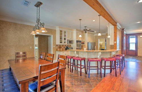 Spacious Stallion Lake Ranch Home with Patio - Foto 6