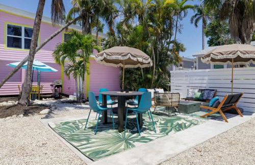 Charming Suite with Balcony and Bikes at Historic Sandpiper Inn - Foto 9