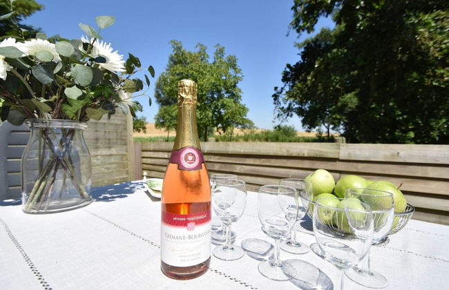 Cosy Holiday Home With Large Garden - Photo 10