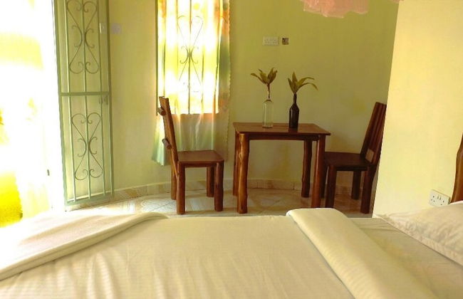 Antique Cottages - Photo 5