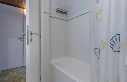 Seaside Getaway With Balcony by LovelyStay - Foto 24