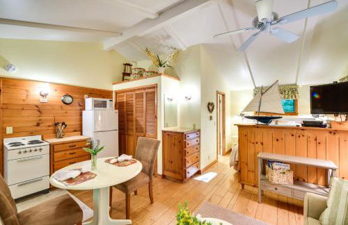 Pine Cottage Duplex with Deck Walk to State Park! - Foto 8