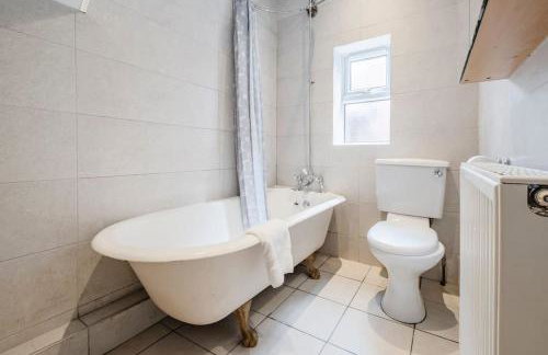 Cosy Flat,Great Location&Parking - Foto 36