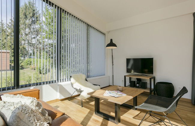 Modern Forest Chalet - Photo 10