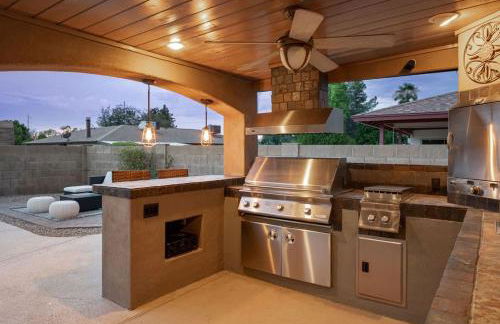 Champions Oasis Home - Near the Stadui2007m withPool & Grill - Photo 3