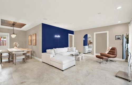 HUGE Outdoor soccer 4BR HEATED Pool house near Las Olas - Foto 1