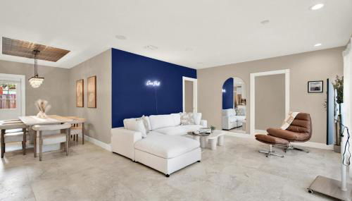 HUGE Outdoor soccer 4BR HEATED Pool house near Las Olas - Foto 1