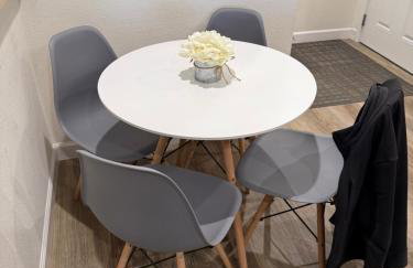 Comfy Casual 2 bed 2 bath condo - Photo 5