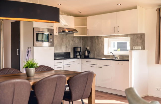 Welcoming Holiday Home With Garden - Foto 13