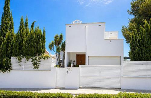 Preciosa villa con piscina, jardín y vistas al mar WIFI - Foto 8