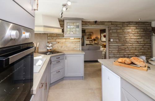 Woodbine Cottage - Photo 14