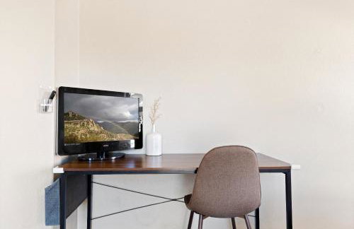 Pool-side Villa with Perfect Views - Foto 29