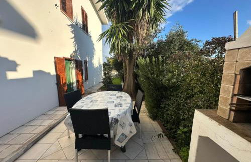 Giardino privato & BBQ Relax a La Caletta per 4 - Foto 1