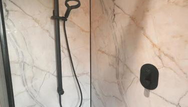 Modern Studio Apartment in Brandesburton, East Yorkshire - Foto 3, Shower