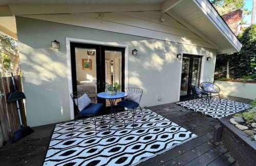 Gorgeous 3-bdrm home, walk to town and beach - Photo 57