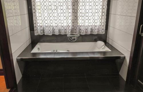 Espectacular casa con piscina - Foto 25