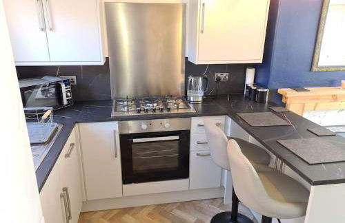 Semi detached quite location - Foto 14