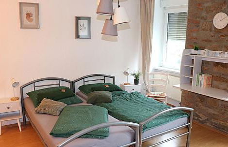 Sei hier Gast - Gesindehaus Ferienwohnung Apartment Warmsdorf - Foto 1