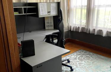 Bright 4BR Bungalow Sleep 12 near Des Moines & i80 - Foto 11