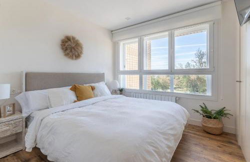 FIRST LINE SEA VIEWS - Club & Pool & Parking by ALOHA Bilbao - Photo 4