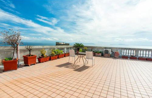 Rooftop in front of the Castle - Photo 8