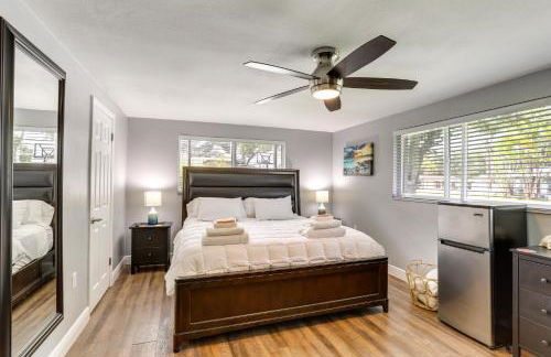 Bright Pinellas Park Getaway with Private Pool! - Foto 12