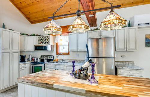 Riverfront Peru Cabin about 2 Mi to Lake Champlain! - Foto 12