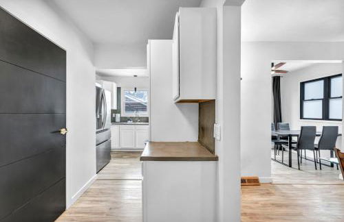 Modern Stylish Urban Haven 4 Bedroom 2 Bath - Dog Friendly - Foto 27