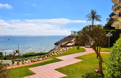 SeaFront DeLuxe, vistas al mar, acceso directo a playa y piscina - Foto 48