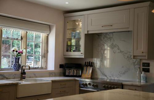 Spacious Cotswold Home for Groups, Country Escape - Photo 6