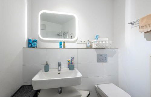 Rob's Suite - Zentrale Design-Suite am Opernplatz, 2 Zimmer, 2 Bäder und Top-Ausstattung - Foto 13