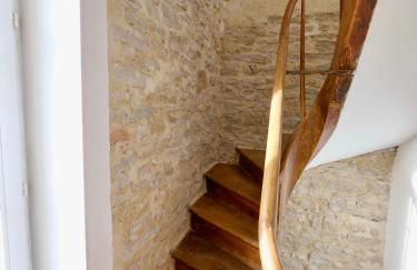 D-Day Suites - Photo 15