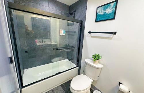 Luxury 6BR Suite with Pool Table Sleeps 12 Perfect for Group Stay Near McCormick Place, Grant Park and Soldier Field - Foto 15