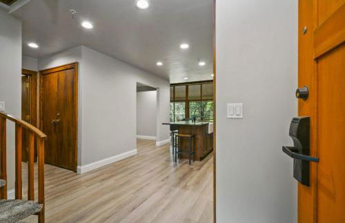 #1Condo Glacier Resort Pool Golf HotTub Sauna Gym - Foto 21