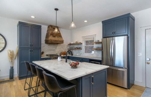 New Luxury 4 bedroom Mountain View Home w/hot tub! - Foto 14