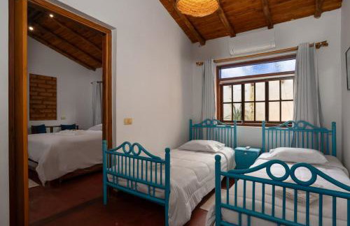 Casa histórica na rua da praça - Foto 15