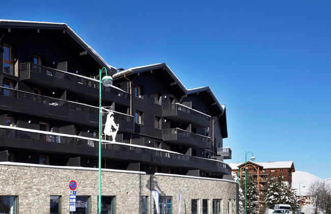 3 bedroom Apartment in Les Deux Alpes with swimming pool and garden - Photo 25