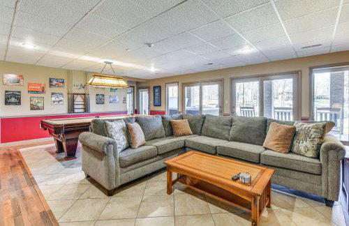 Lake Norman Retreat with Dock, Game Room and Hot Tub - Foto 26