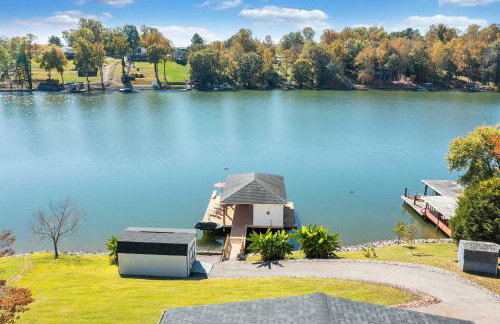 Family Lake Retreat w/ Screened Deck! - Foto 35