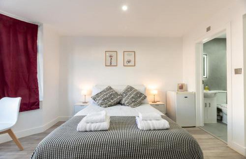 Stylish modern studio with parking London - Pass the Keys - Photo 4