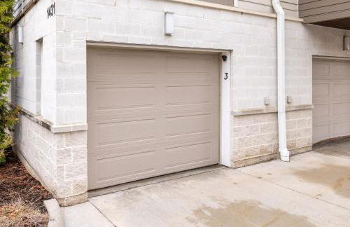 Luxury Downtown Townhome Private Garage Unit 4 - Photo 23