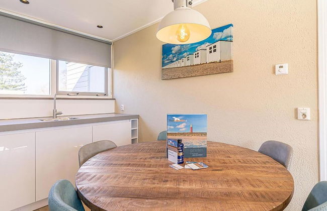 Cozy Holiday Home With hot tub on Texel - Foto 26