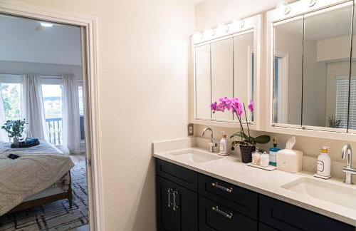 Lakeview Haven! Nature's Retreat with Serene Views - Foto 4