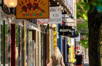 The Bohemian Spirit - Live Music, Eateries & Bars - Foto 20