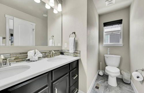 Modern 5BR/3BA Luxury Home|Movie Nights & Comfort - Foto 42