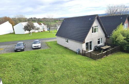 Cosy detached lodge, dog & child friendly with shared pools - Photo 13