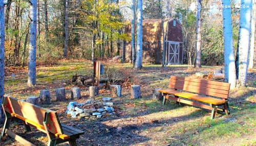 Stately Luxury Vacation Rental with a Private Hot Tub near Brown County State Park, Indiana - Foto 3