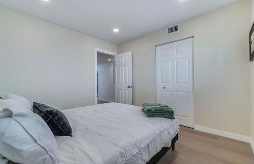 Hey I Am Adriana On The Block Pool BBQ - Foto 2