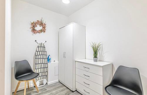 Large One Bedroom Apartments Southsea Sleeps 3 - Free Parking - Foto 45