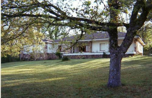 Derroñadas . Casa con enorme jardín y tenis. - Foto 1